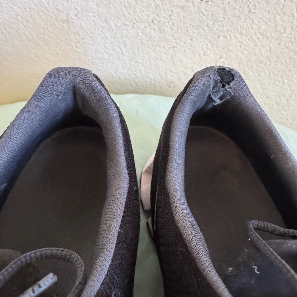 On Running Black Sneakers Womens size 8 - Picture 12 of 16